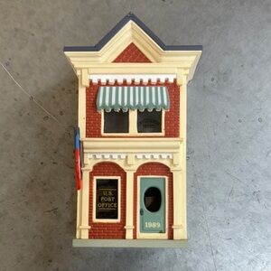 1989 Hallmark US Post Office Ornament